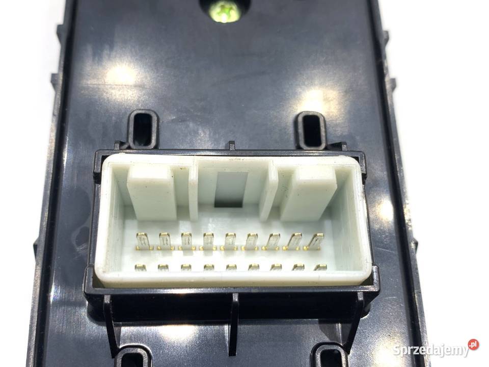 PRZEŁĄCZNIK SZYB KIA SPORTAGE IV 93570F1020 SUV