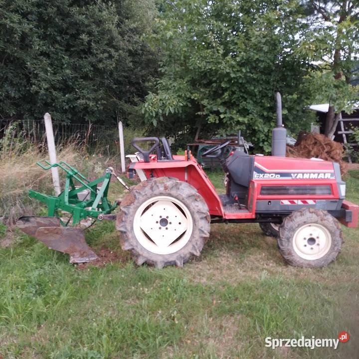 Mały pług dwuskibowy trzyskibowy do ciągnik Kubota Pługi podkarpackie Jasło