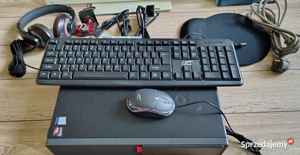 Komputer Lenovo Monitor Myszka Słuchawki WiFi klawiatura Ruciane-Nida