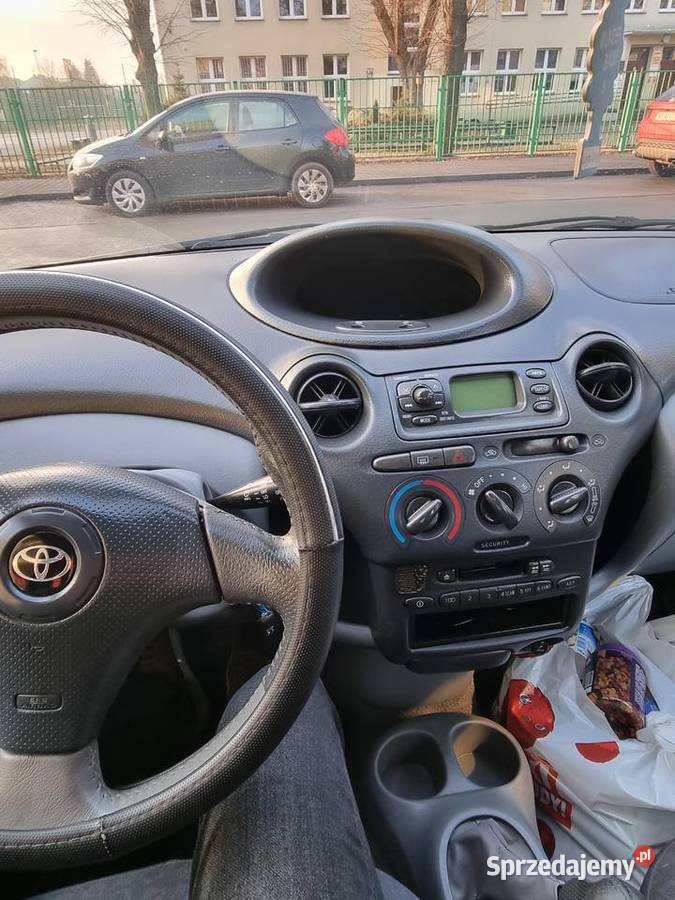 Toyota Yaris 68KM Oleśnica