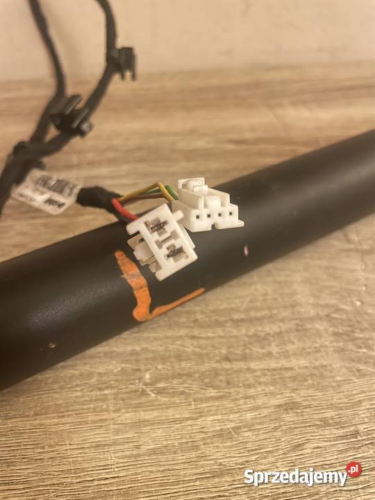 SIŁOWNIK KLAPY BAGAŻNIKA MERCEDES B W247 Katowice