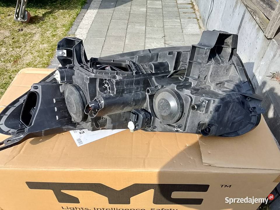 Lampa Prawa Kadjar Gołuchów