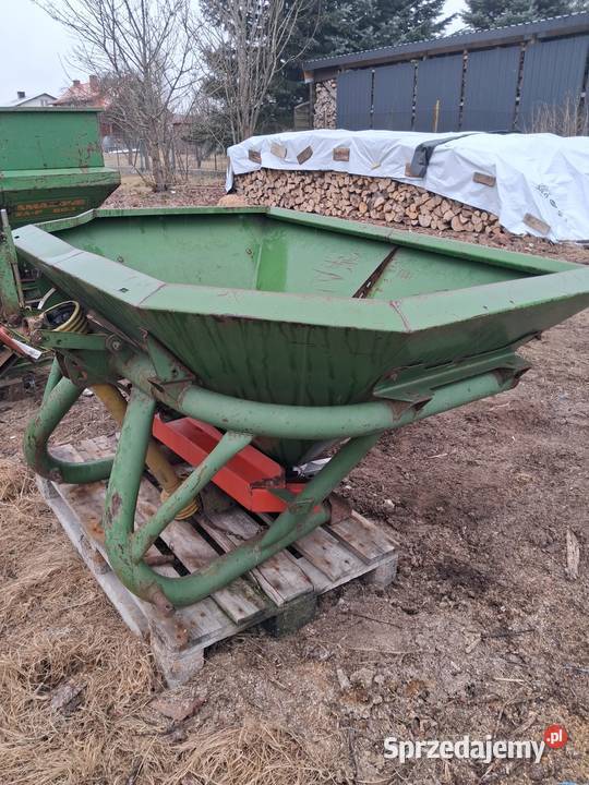 Rozsiewacz nawozu Amazone ZAF 602 pomorskie Borowy Młyn