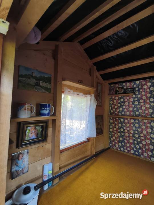 Drewniany domek na palach kojec 150150 wys 250