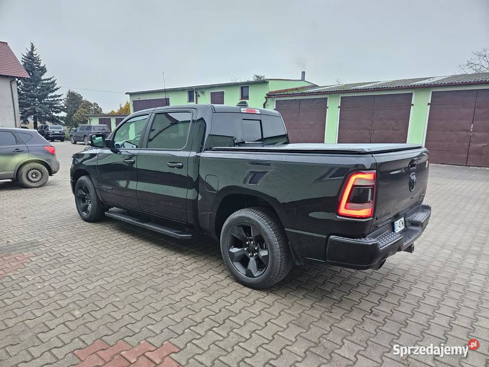 DODGE RAM 1500 BigHorn Rok produkcji 2020 Wyrza