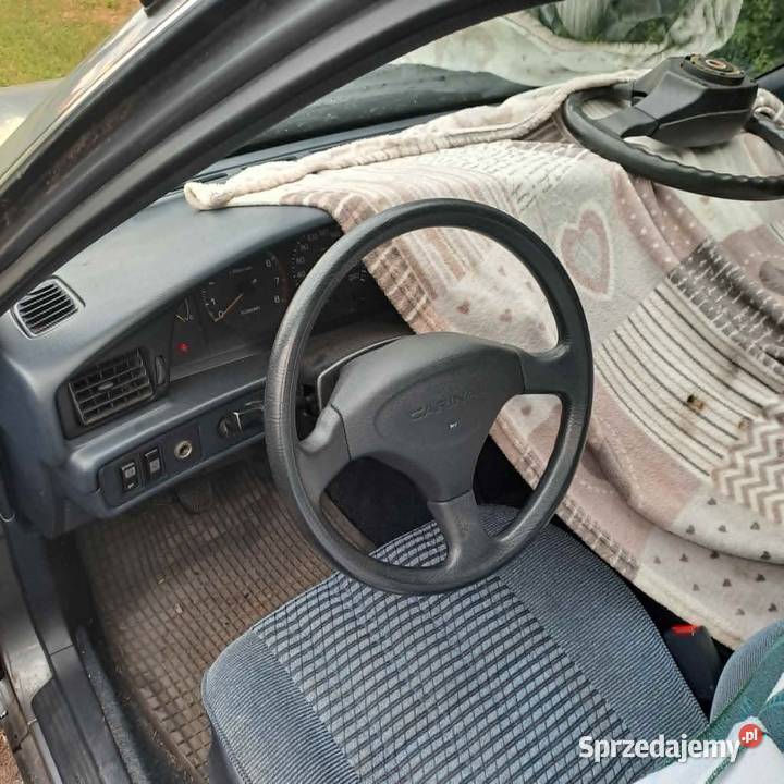 Toyota Carina 1992 r w całości na części Ciechocinek sprzedam