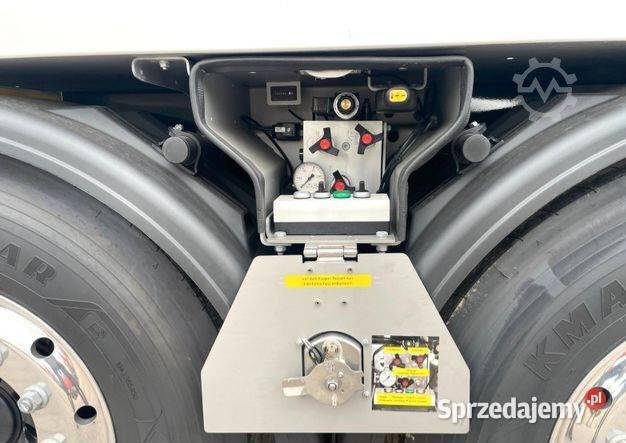 KEMP 54m3 naczepa z wydmuchem do paszy sruty Warszawa sprzedam