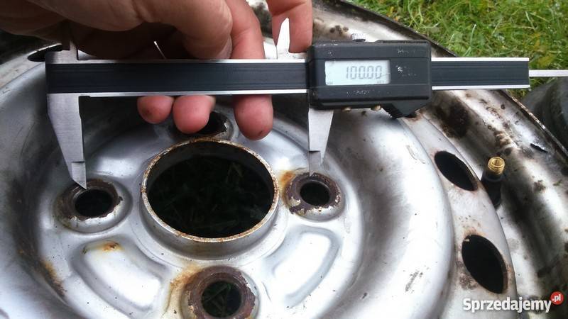 Felgi 13x5jkoła honda civic IV 1757013 osobowe Części Tuszkowo sprzedam