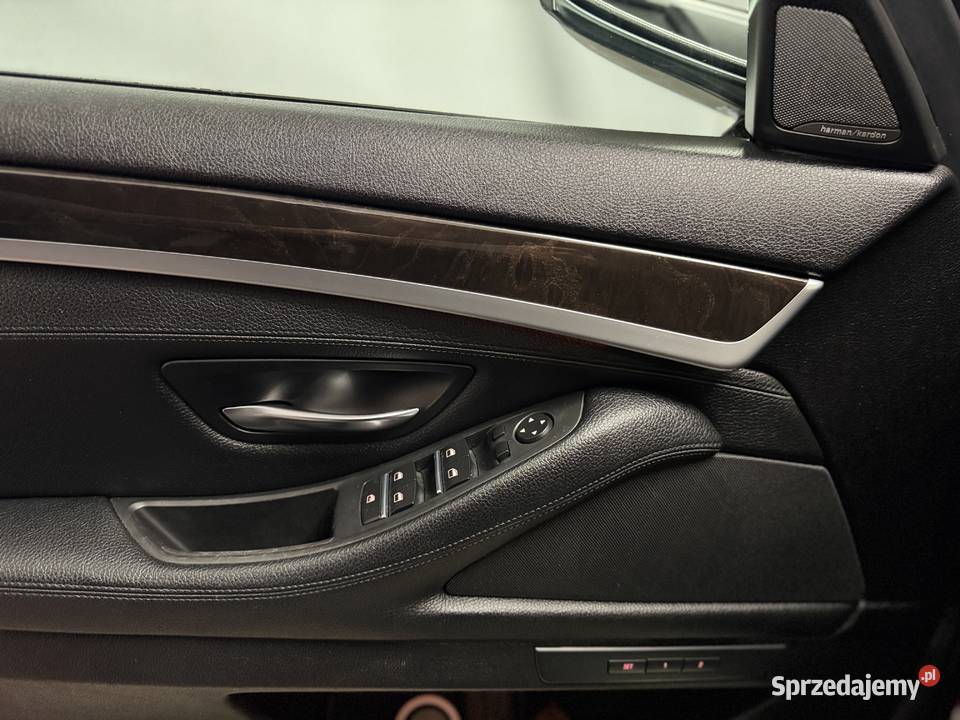 BMW Seria 5 528i automat 4x4 20L 245 czarne Wałbrzych