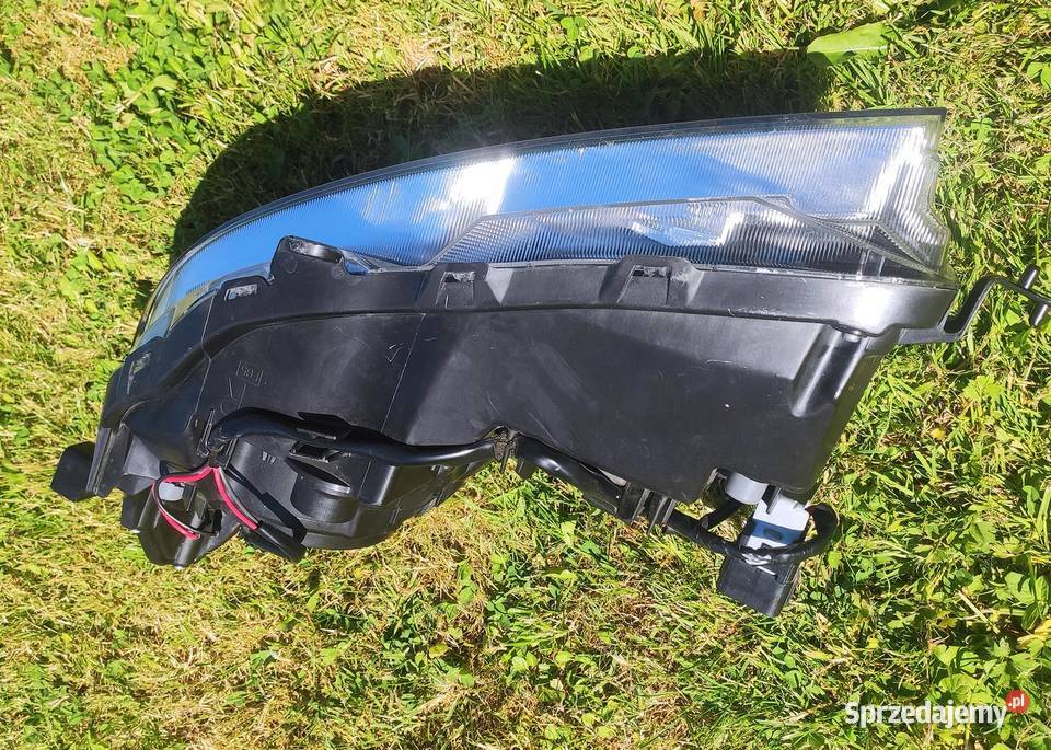 Lampa prawa Subaru WRX STI 2014 Full LED wersja lampy przednie Krosno sprzedam
