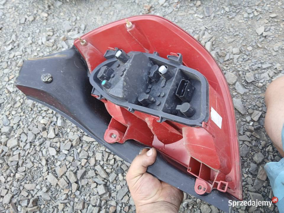 Lampa lewa tył tylna Renault Clio III 3 EU HB lewe Radłów
