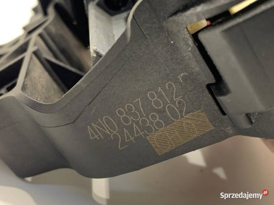 KLAMKA ZEWNĘTRZNA PRAWY PRZÓD AUDI Q8 SUV