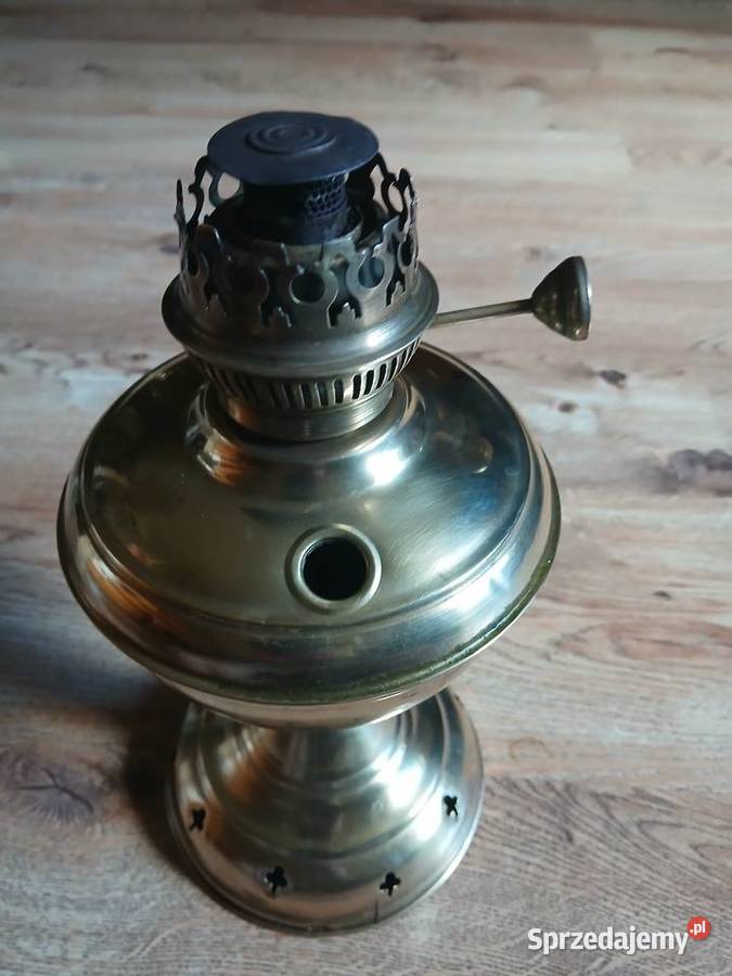 Mosiężna lampa naftowa