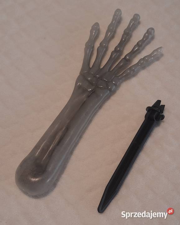 Ręka dłoń szkieleta wystająca z ziemi Zabawka Czeladź