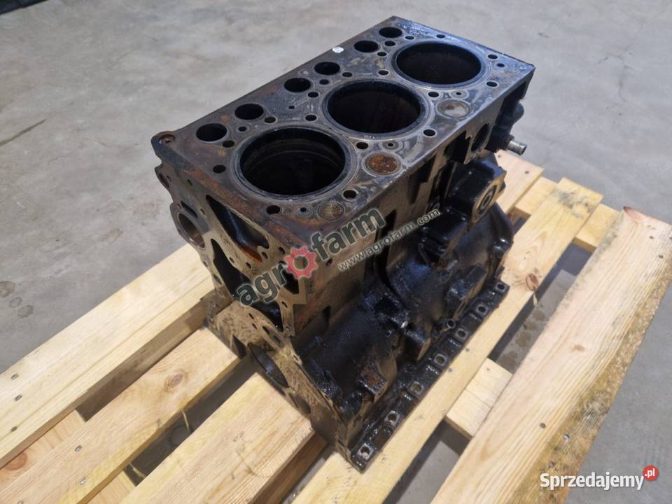Blok silnika Massey Ferguson 3640 3625 3650 Byków