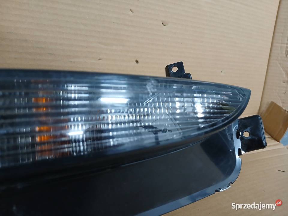 KIERUNKOWSKAZ PRAWY PRZÓD RENAULT MEGANE IV Drezdenko