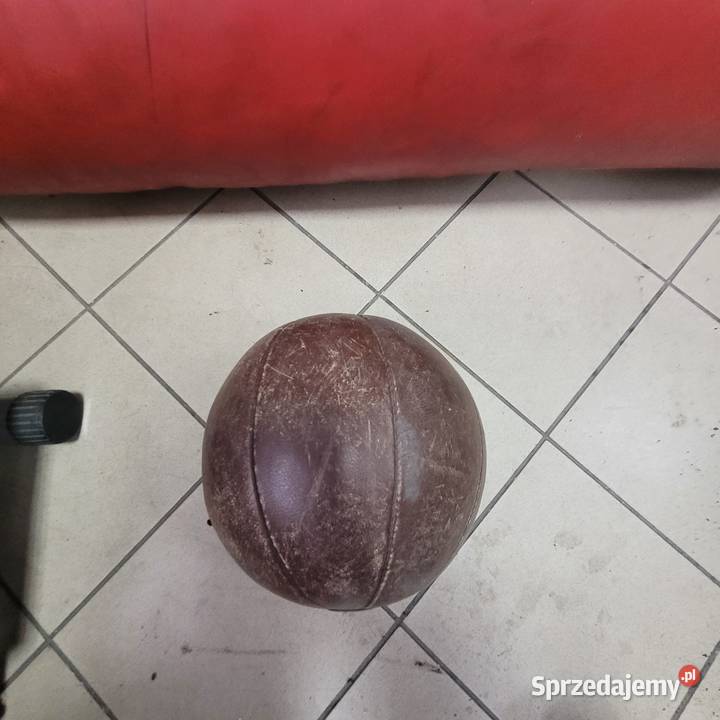 PIŁKA LEKARSKA 2 uszkodzona Skierniewice