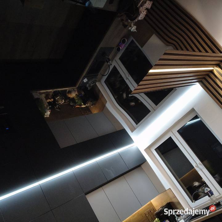 Sufit napinany z oświetleniem LED Lipno