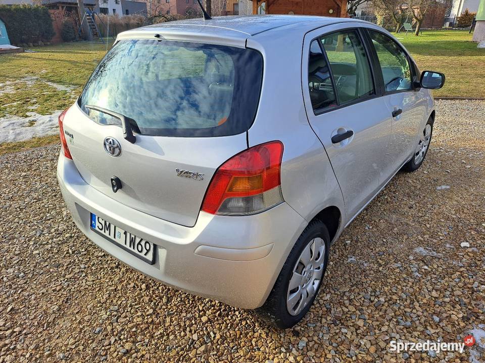 Toyota Yaris 133 vvti 2010r 4/5