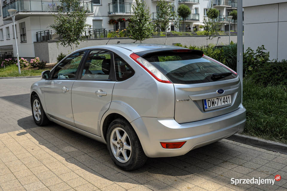 Ford Focus 16 Salon Lift 20092010 r
