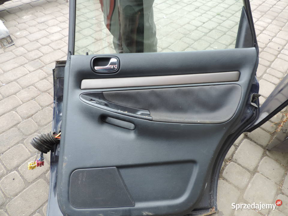 AUDI A4 B5 FL KOMBI DRZWI PRAWE TYLNE LY5K