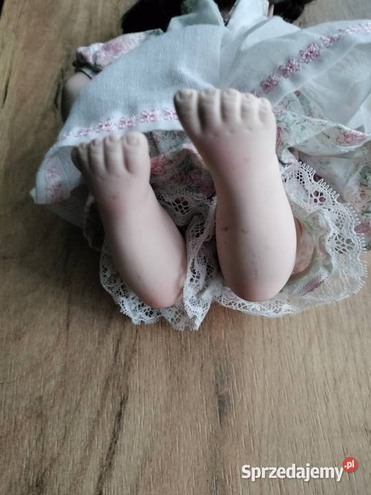 Stara lalka porcelanowa klęcząca vintage