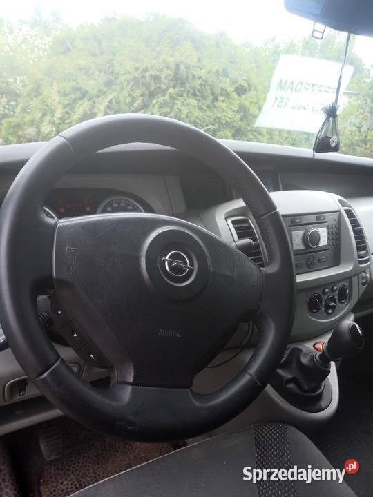 Opel Vivaro 25 CDTI 2009 L2H1 ciężarowy faktura Rok produkcji 2009 łódzkie Łódź