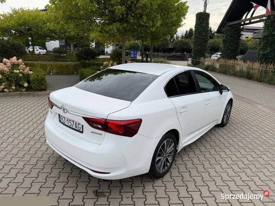 Toyota Avensis 20 D4D Active Business 143 2016r biały Krotoszyn