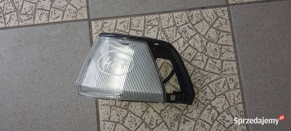 LAMPA POZYCYJNA lewa Z OPR ŻARÓW TOYOTA COROLLA osobowe Byków