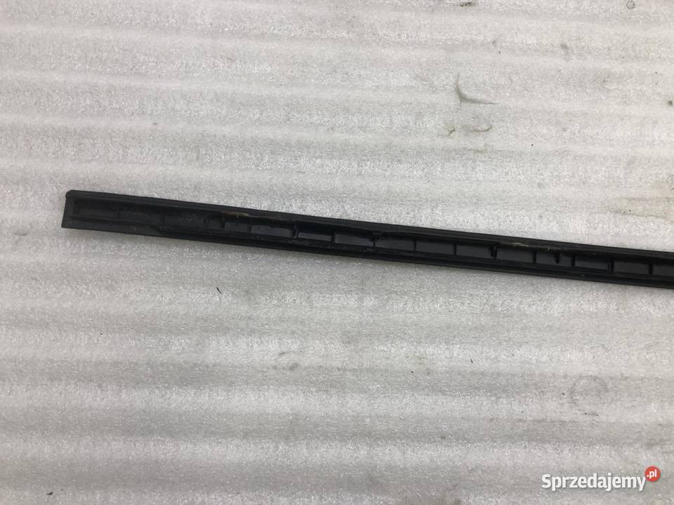 LISTWA SZYBY CZOŁOWEJ LEWA JEEP COMPASS I