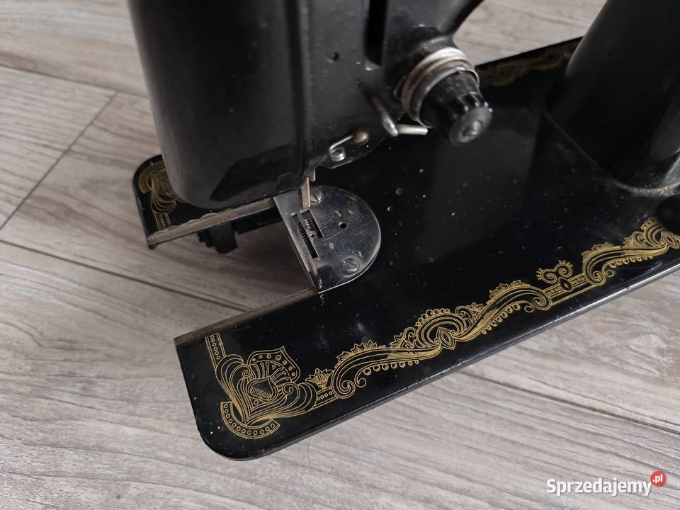 Stara maszyna do szycia Westa z PRLu Jelenia Góra