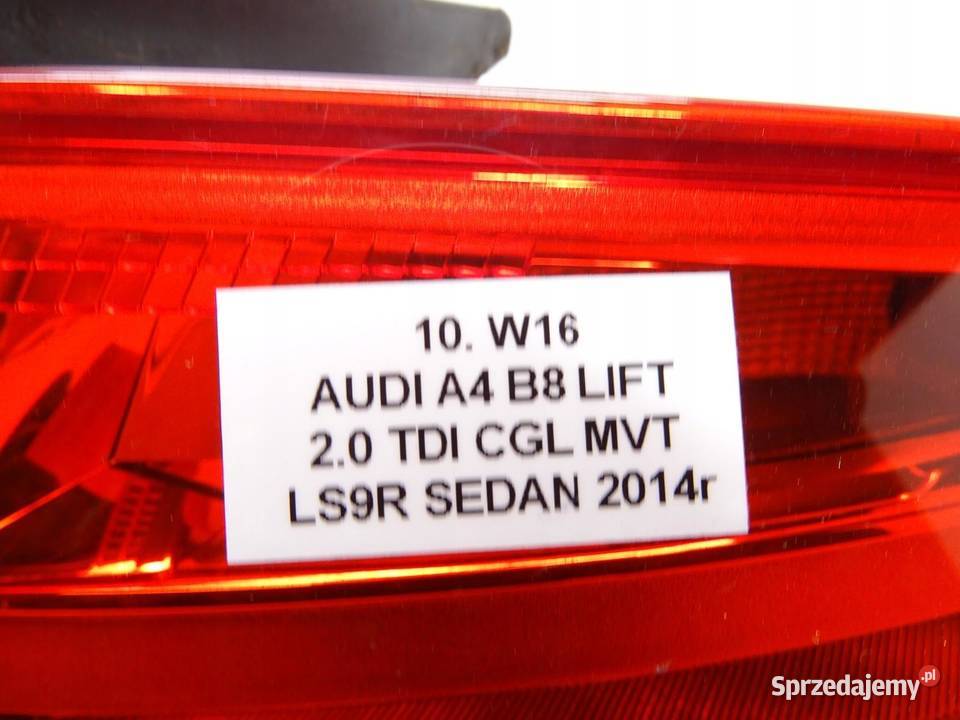 LAMPA PRAWA PRAWY TYŁ W BŁOTNIK AUDI A4 B8 SEDAN