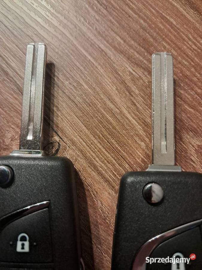 2 kluczyki zamienniki z elektroniką do toyota Sandomierz