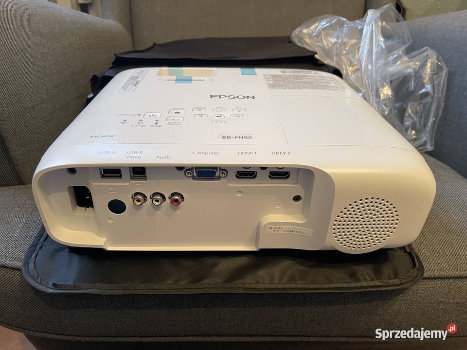 Nowy projektor Epson EBFH52