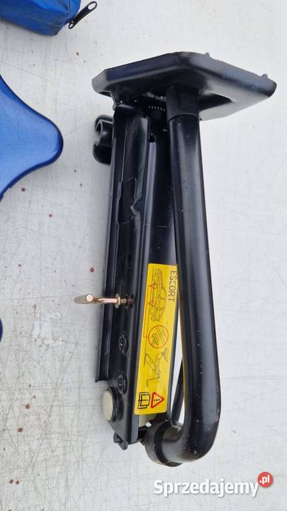 Zestaw ford escort cabrio dach lewarek apteczka