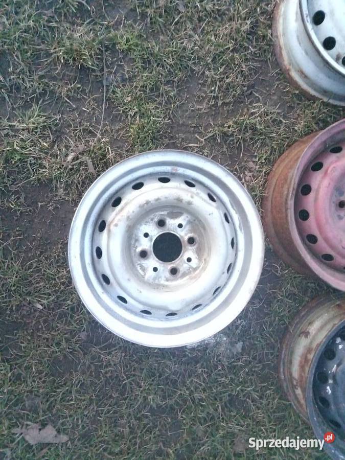 Polonez Borewicz FSO kapsle Fiat 125p felgi z Stalowa Wola