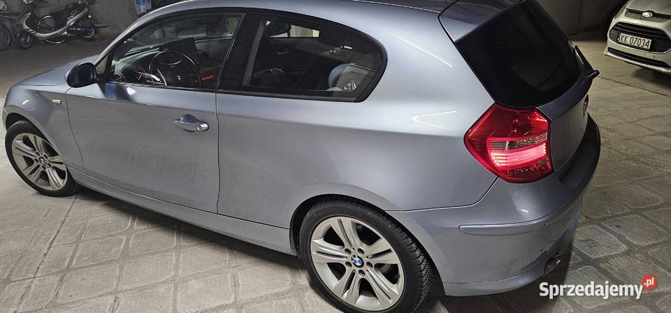 BMW serii 1 2008 116i Benzyna 122 małopolskie Kraków sprzedam