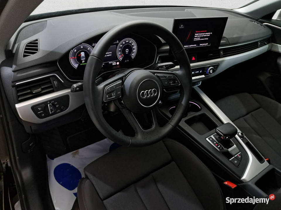 Audi A4 Limousine B9 2015 Komorniki