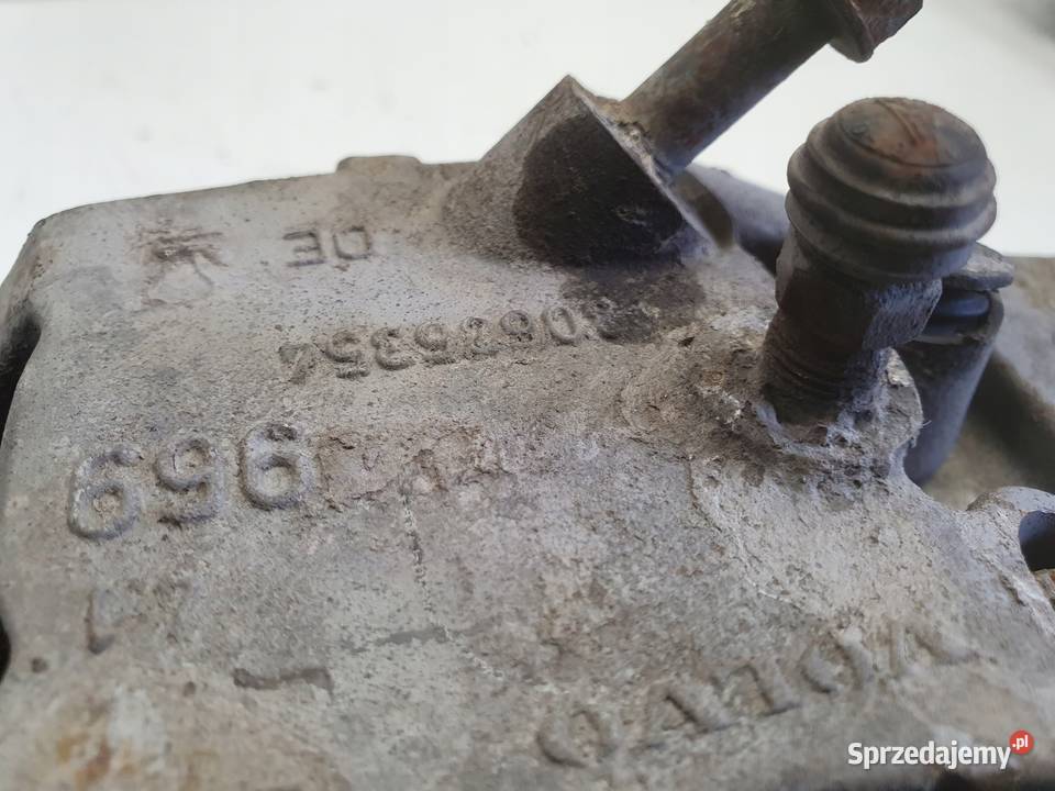 Volvo XC90 I PRZEDNI ZACISK HAMULCOWY lewy przód Chełm