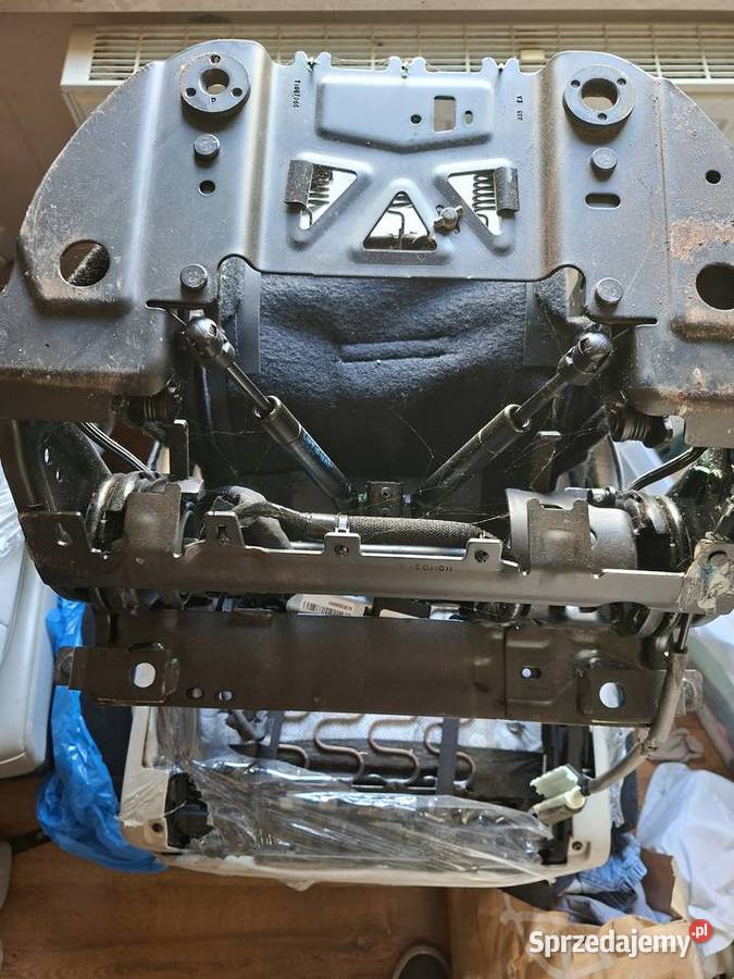 Fotele jasna skóra Chrysler Pacifica 2017