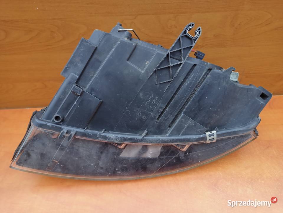 Audi A4 B6 Cabrio lampa przednia reflektor przód osobowe Sieradz