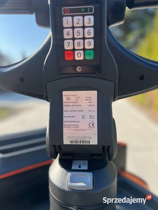 Wózek paletowy elektryczny BT LPE 250 WYNAJEM