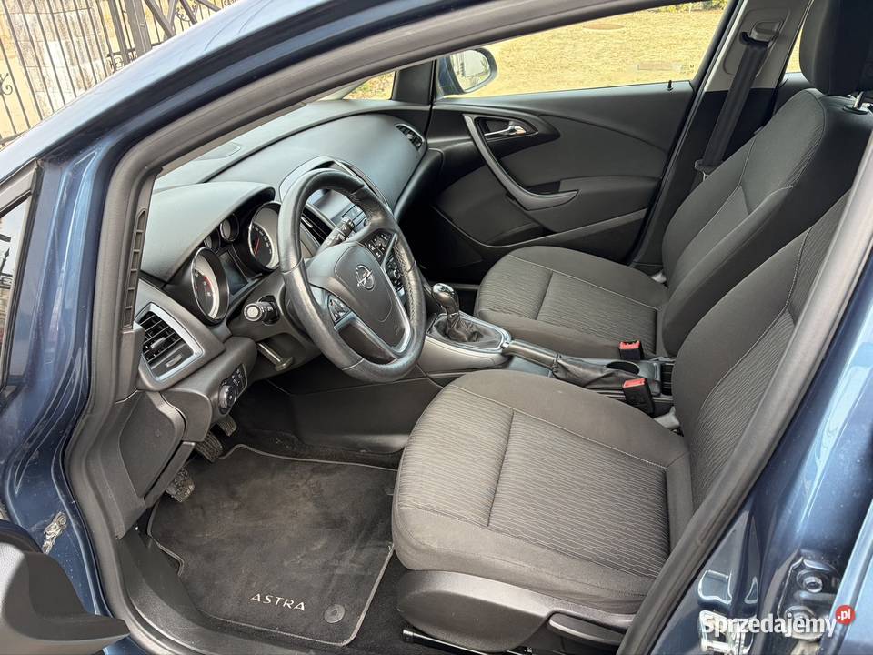 Opel Astra 14T HB Active