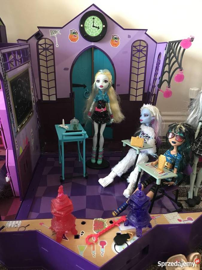 Wielki zestaw monster high straszyceum i 20
