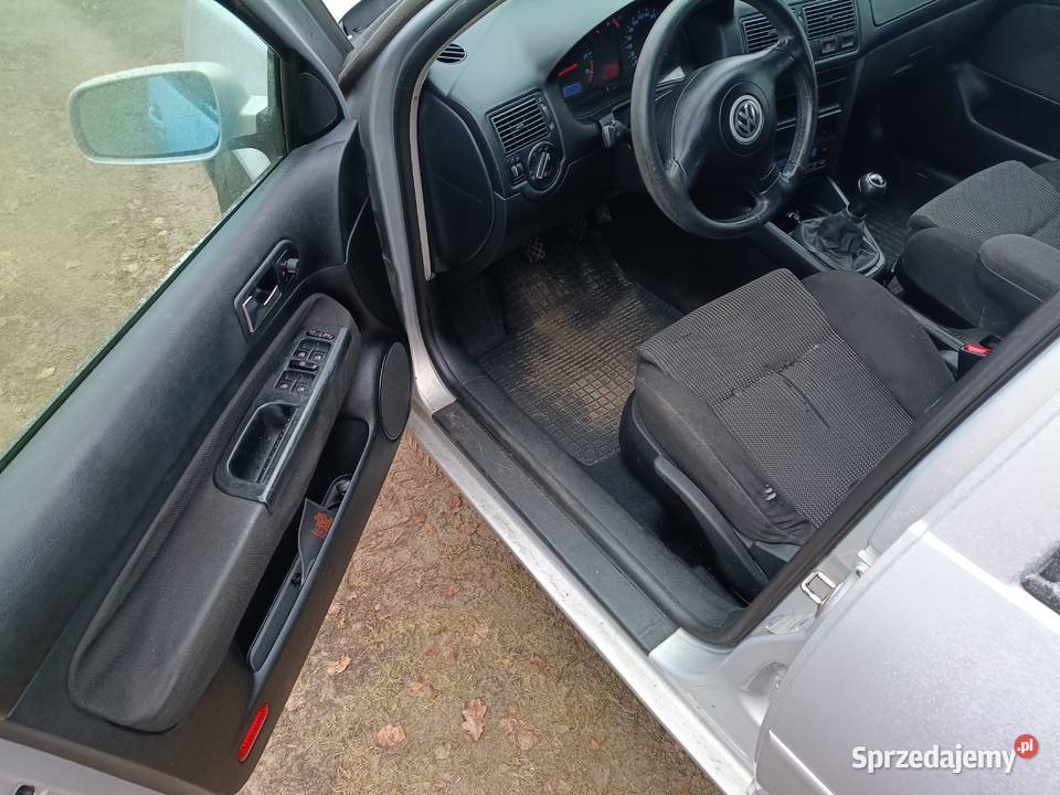 Sprzedam golf 4 16 8v benzynalpg Maliniec