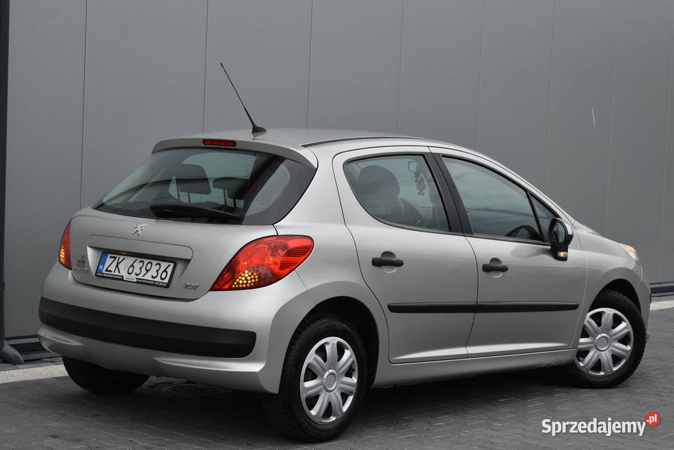 SALON POLSKA 14 73 5 DRZWI KLIMATYZACJA NOWY 73KM 207 Białogard