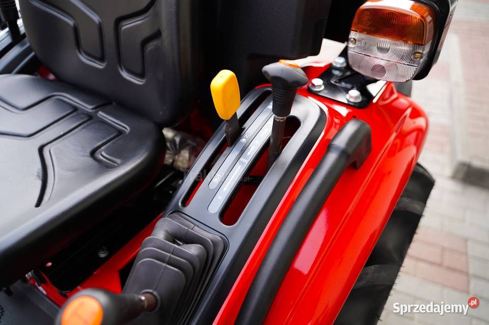 Massey Ferguson MF6028 4 x 4 28 Tajęcina