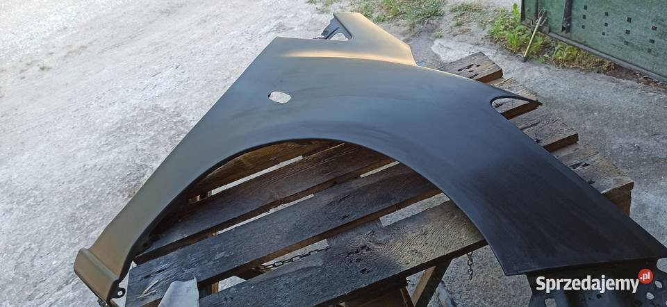 Błotnik prawy Mazda 2de osobowe Puławy