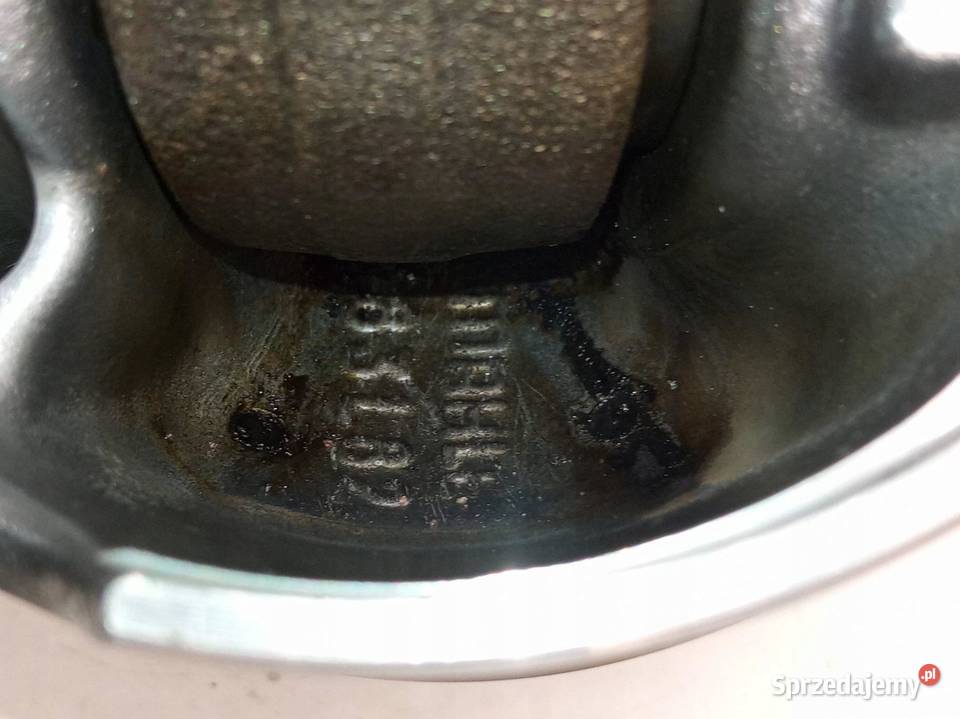 TŁOK KORBOWÓD 83L82 30 TDI VW Volkswagen Touareg świętokrzyskie