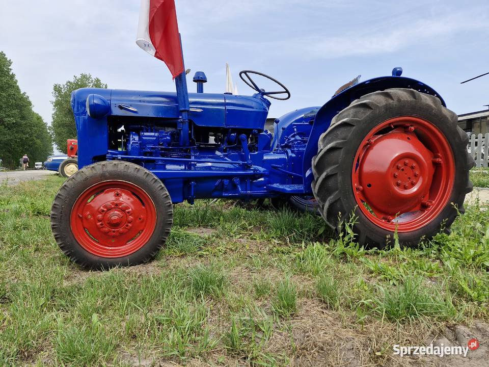 Ciągnik PRL FORD Wyprzedaż Kolekcji Traktorów Deszczno